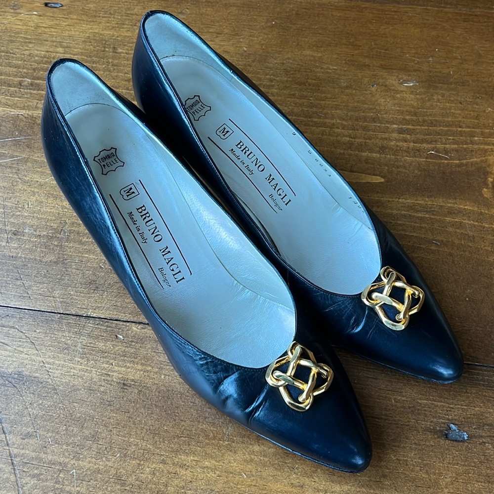 BRUNO MAGLI Vintage Leather Gold Accent Pumps Shoes - Sz 9
